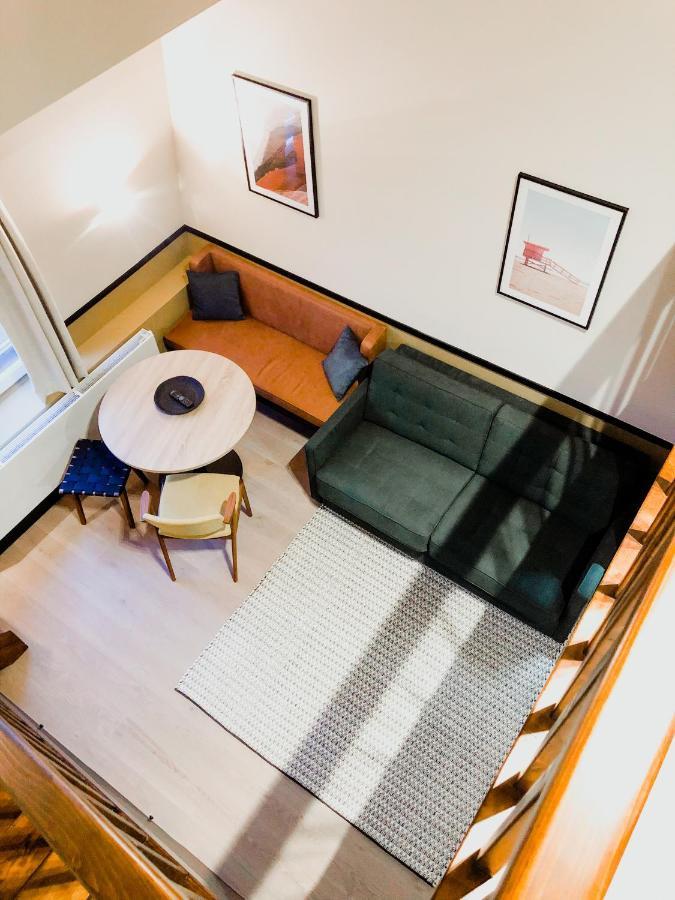 Duplex Studio,972499912:JPEG
